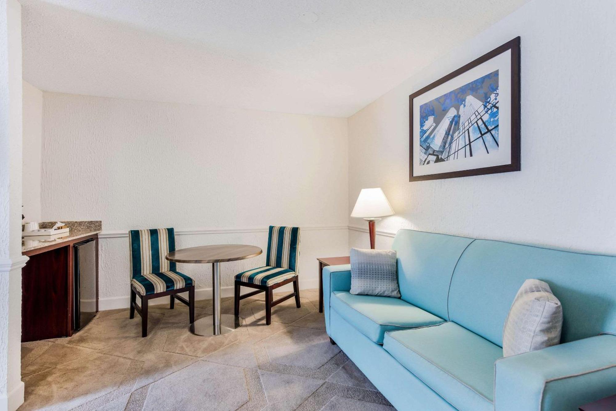The Blu Hotel Blue Ash Cincinnati, Ascend Hotel Collection Exteriér fotografie