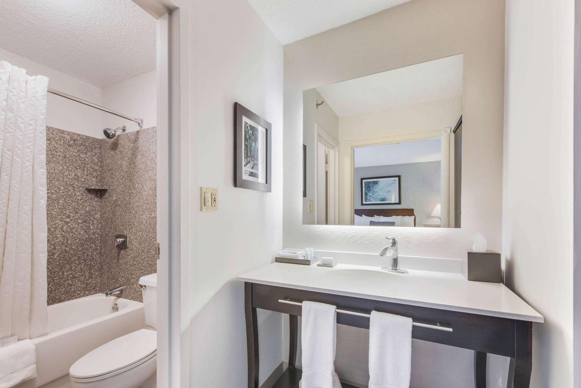 The Blu Hotel Blue Ash Cincinnati, Ascend Hotel Collection Exteriér fotografie
